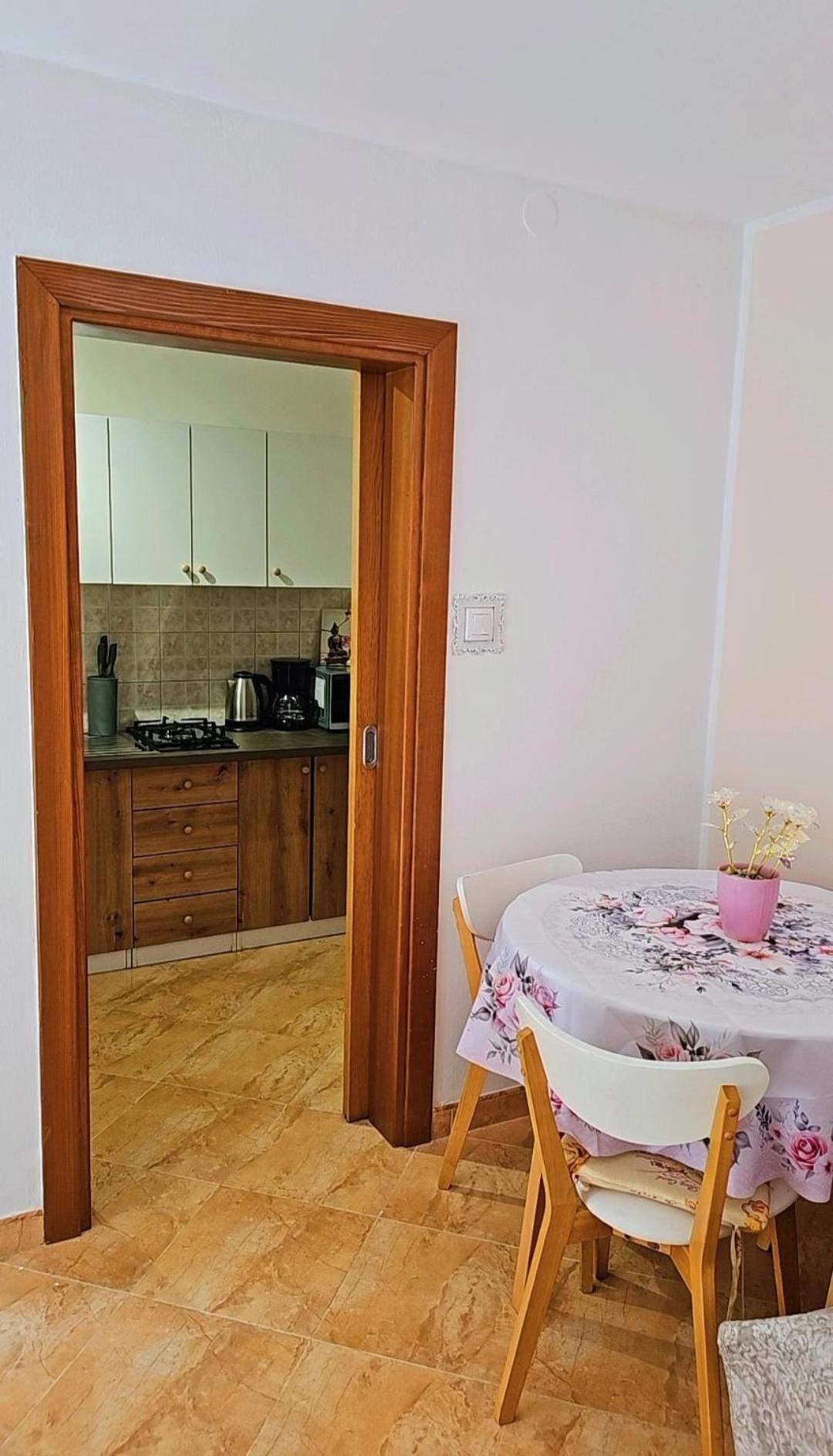 Apartment Miska & Studio Roki Dračevac Exteriör bild