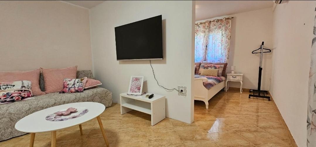 Apartment Miska & Studio Roki Dračevac Exteriör bild